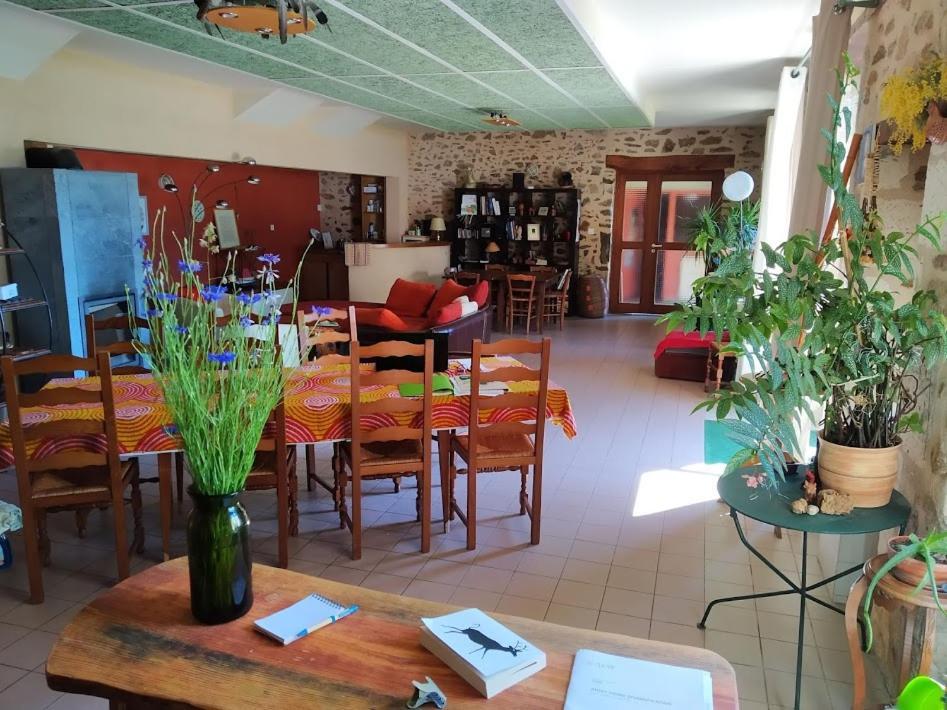Bed and Breakfast La Tribu De Lavaud Saint-Quentin-sur-Charente Экстерьер фото